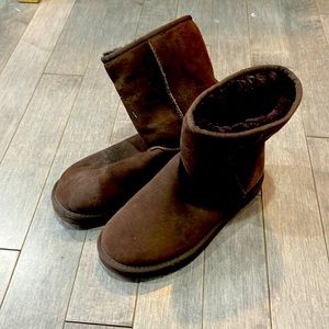 Ugg boots. Worn once. Like new. Size 8